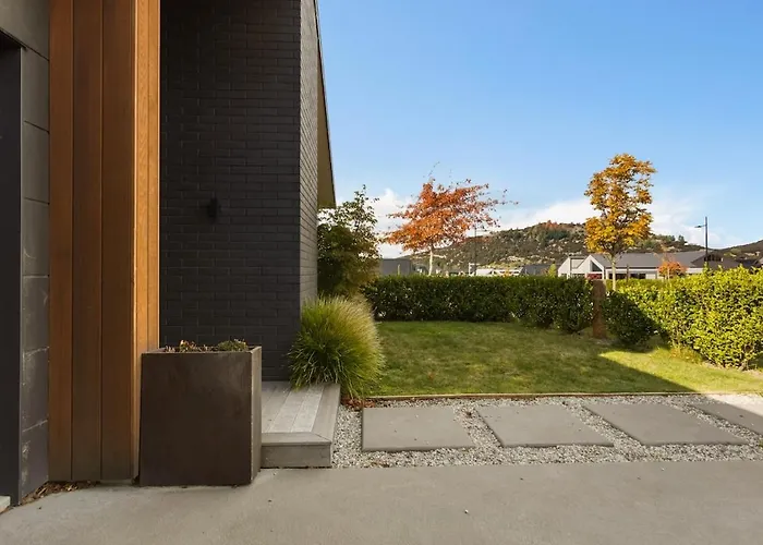Three Northlake - Stylish 3br Retreat In *
